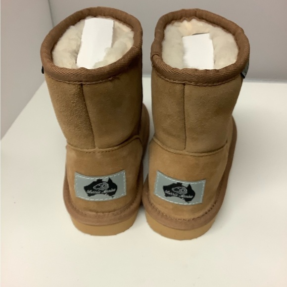 Aussie Merino boots size Y12 - Picture 2 of 4